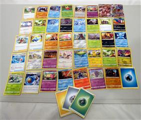 LOT 43 POKEMAN CARDS - HOLO GYARADOS VMAX & HOLO URSHIFU VMAX INCLUDED - LOT OF